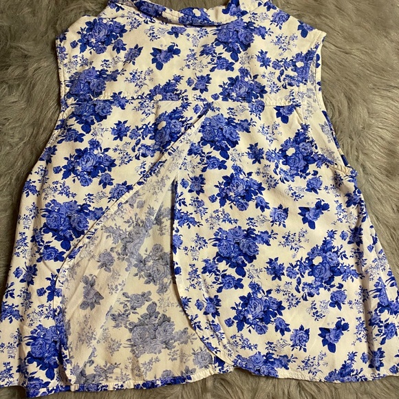 Top - Picture 2 of 2